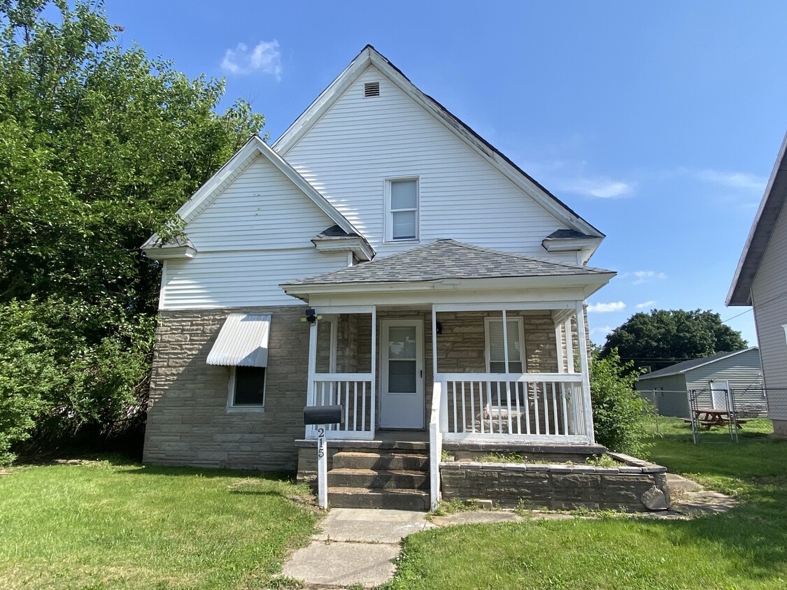 Foto principal - 215 Warrington Ave