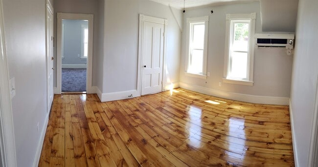 Building Photo - 32 Hevey St