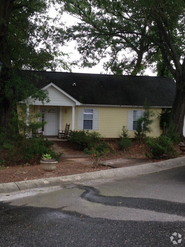 Oxford Commons Apartments under 2,000 Concord, NC 1 Rentals