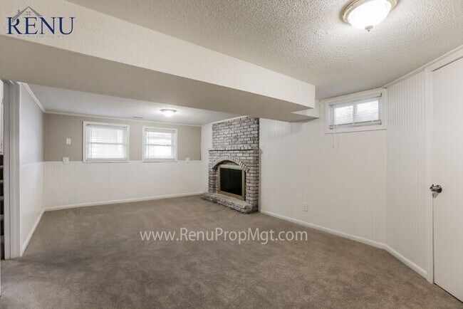 Foto del edificio - Available Now!