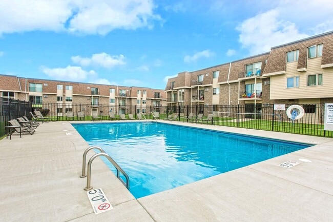 Building Photo - River Ridge Apartments