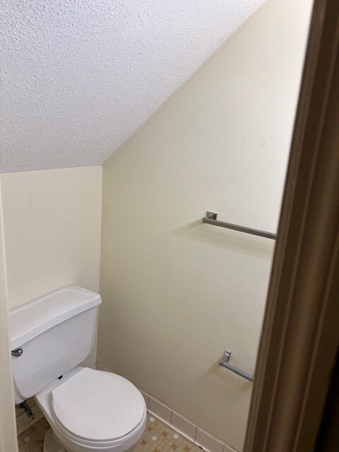 Foto del edificio - 1090 N Guignard Dr