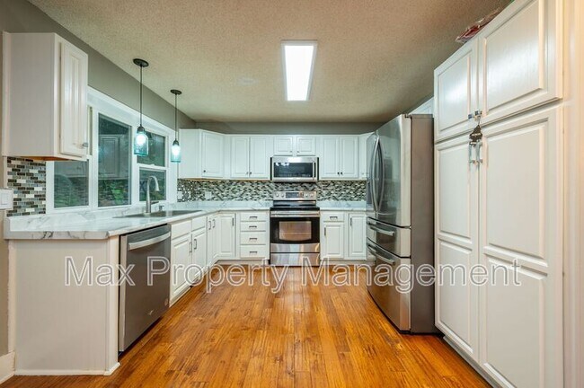 Foto del edificio - 9408 Horton Ave