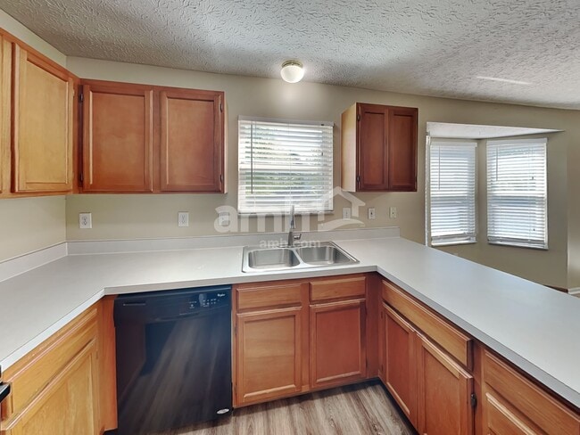 Building Photo - 1333 Sandrell Dr