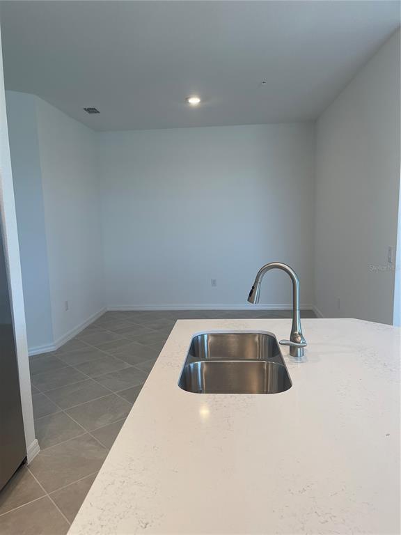 Building Photo - 12140 Wellen Golf St