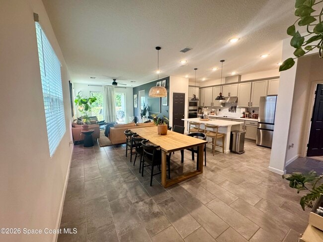 Building Photo - 1192 Canfield Cir