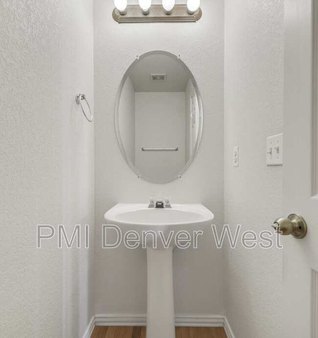 Building Photo - 9369 Longs Peak Dr