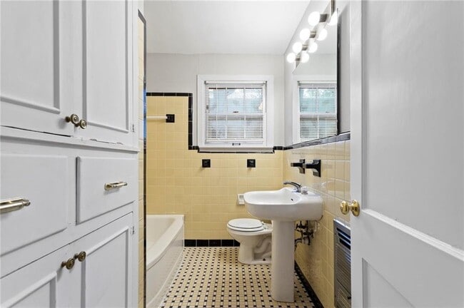 Foto del edificio - 914 E 32nd St