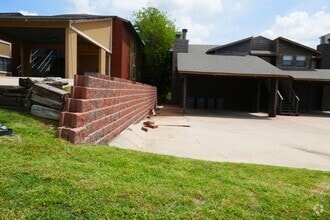 Building Photo - 4036 NW Ozmun Ave