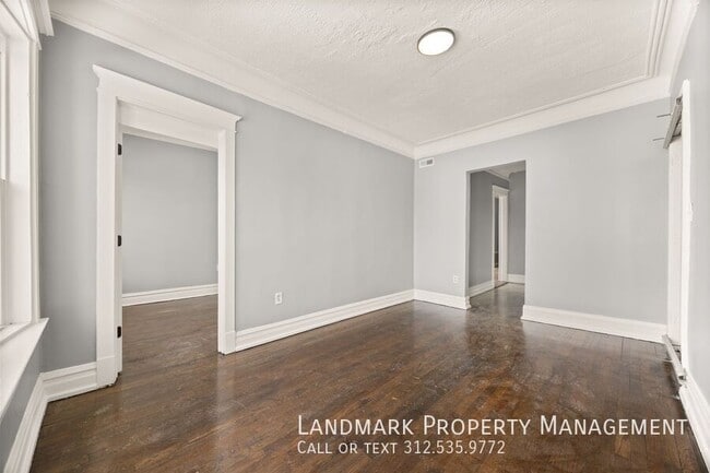 Building Photo - 1843 W 54th St