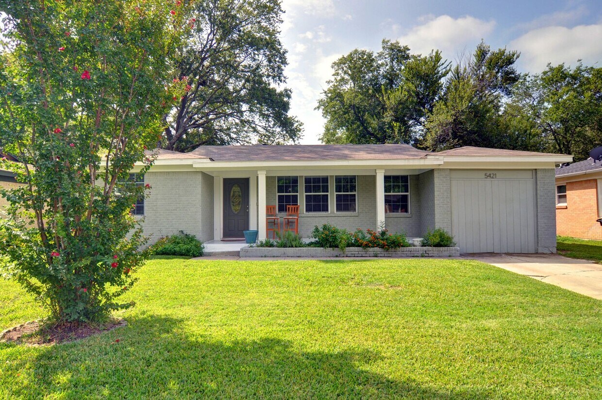 Foto principal - 5421 Fursman Ave