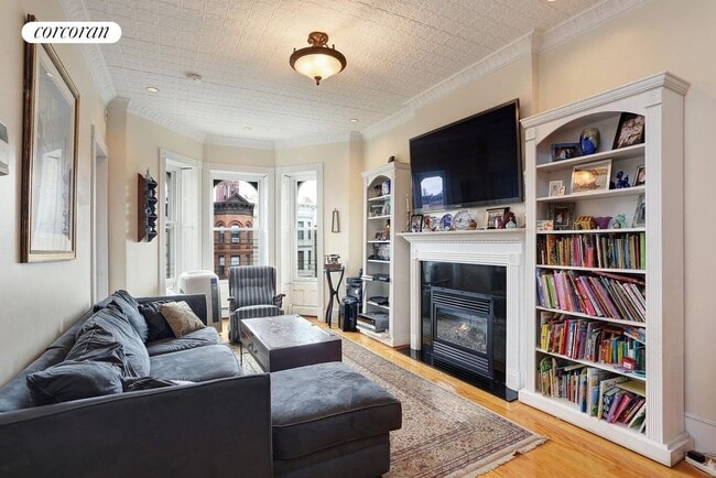 Building Photo - 432 3rd St