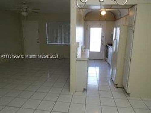 Building Photo - 52 NE 204th St