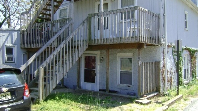 Building Photo - 354 Shore Dr