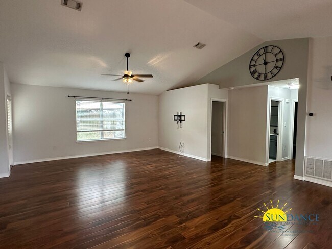 Foto del edificio - Pet Friendly Charming 3-Bedroom Home in Navarre!