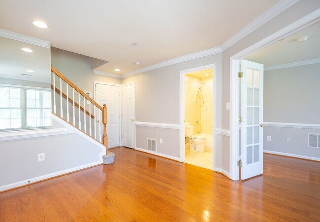 Foto del edificio - Beautiful 4 BR/3.5 BA EOG Townhome in Laurel!