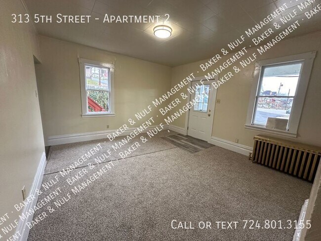 Building Photo - 313 5th St - Apartment 2