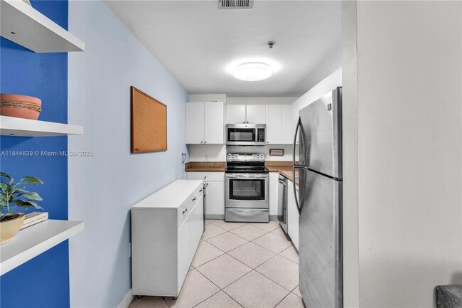 Foto del edificio - 2280 SW 32nd Ave