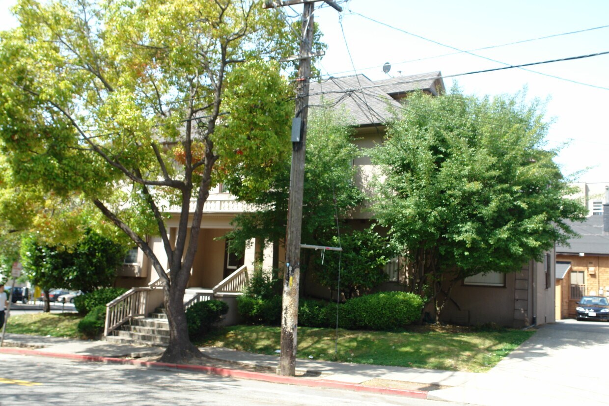 Building Photo - 2316 Bowditch St