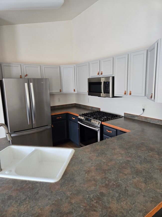 Building Photo - 2470 Ironwood Ave