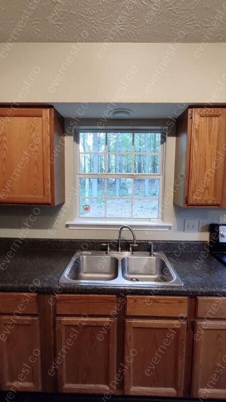 Building Photo - 6015 Fox Hill Rd