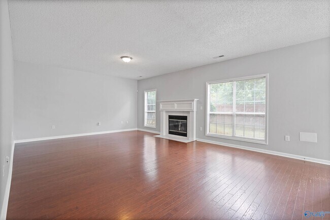 Building Photo - 469 SW Sussex Dr