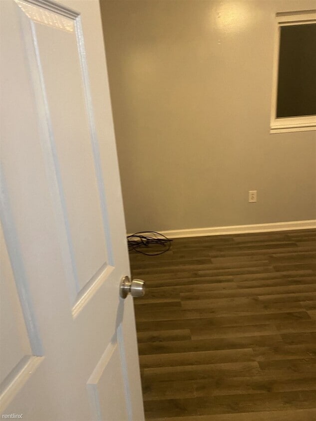 Foto principal - 3 br, 1 bath House - 3534 Wasmund Ave