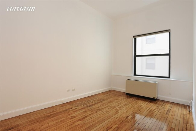 Building Photo - 65 W 13th St