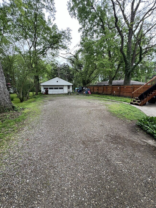 Building Photo - 718 S Main St