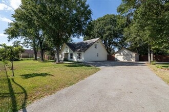 Building Photo - 15602 Oleta Ln