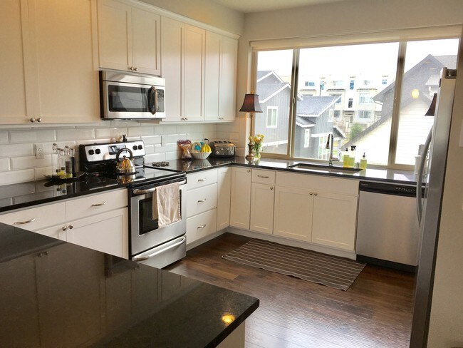 2403 W Bridge Ave Spokane Wa 99201 Townhouse For Rent In