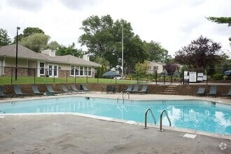 Building Photo - 144 Lake Pointe Dr