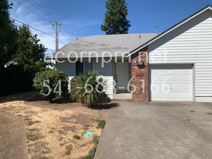 Primary Photo - N Lancaster - 2 BR/2 Full Bath Duplex - A/...