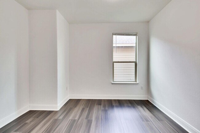 Foto del edificio - 11325 Kirkland Hill Path