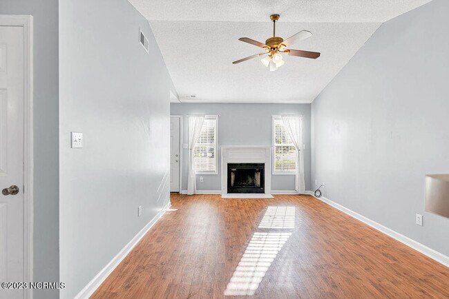 Foto del edificio - 111 Fairview Ln