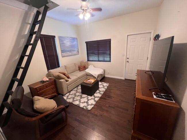 Living room - 4220 N Pecos St