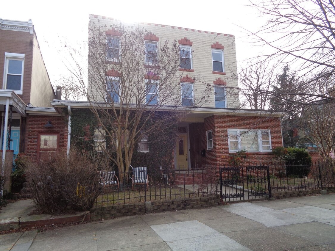 Primary Photo - 713 W. 33rd St.