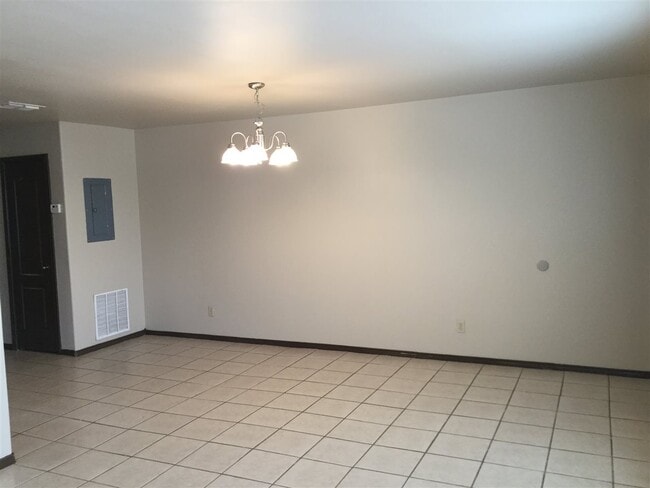 Building Photo - 3110 Potomac Loop