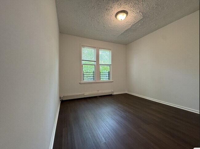 Foto del edificio - 138 Woodlawn Ave