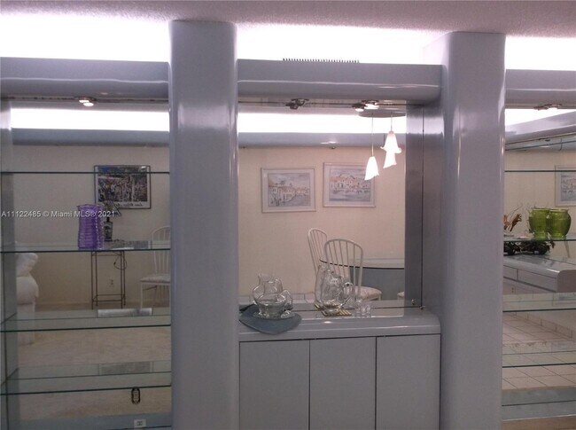 Foto del edificio - 804 Cypress Grove Ln