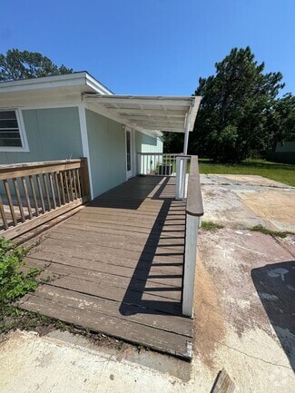 Building Photo - 8987 Deer Ln