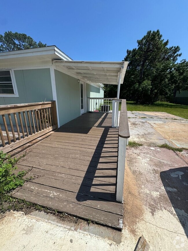 Building Photo - 8987 Deer Ln