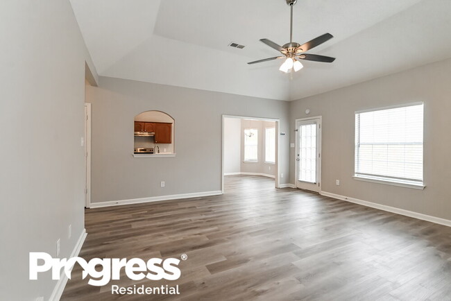 Building Photo - 10244 Green Moss Dr N