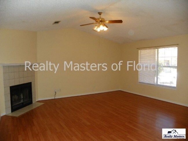 Building Photo - 425 Peppertree Ter