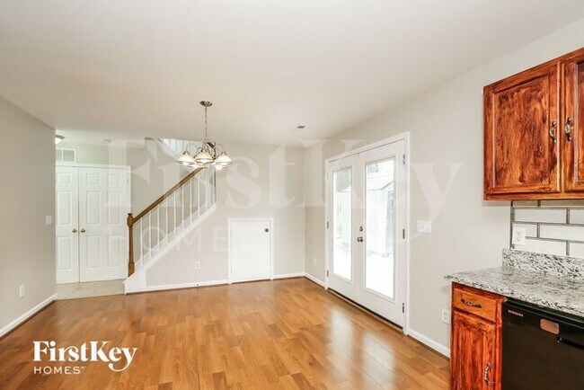 Foto del edificio - 3923 Heather View Ln