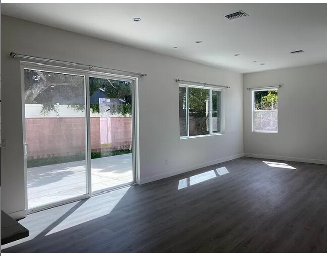 6926 Encino Ave, Van Nuys, CA 91406 House Rental in Van Nuys, CA