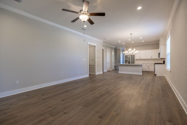 Foto del edificio - New construction! 5-bedroom, 2-bathroom ho...