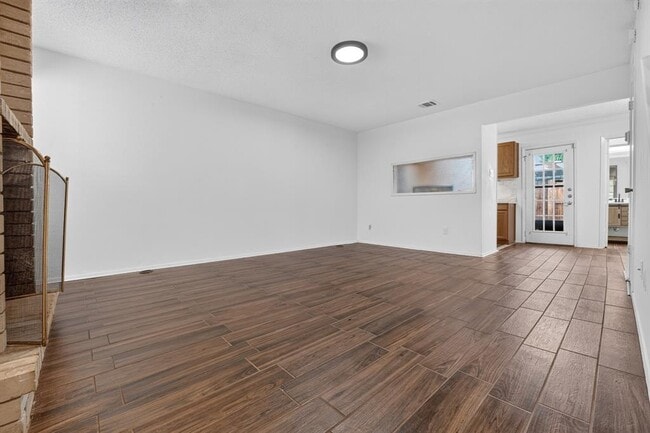 Building Photo - 8400 Jamestown Dr
