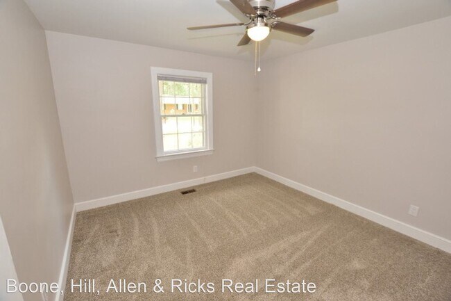 Building Photo - 3 br, 1.5 bath House - 708 Cedarbrook Drive