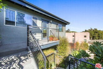 Building Photo - 2245 Silver Ridge Ave